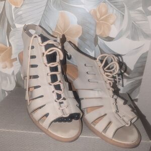 Women's Cream Sandals